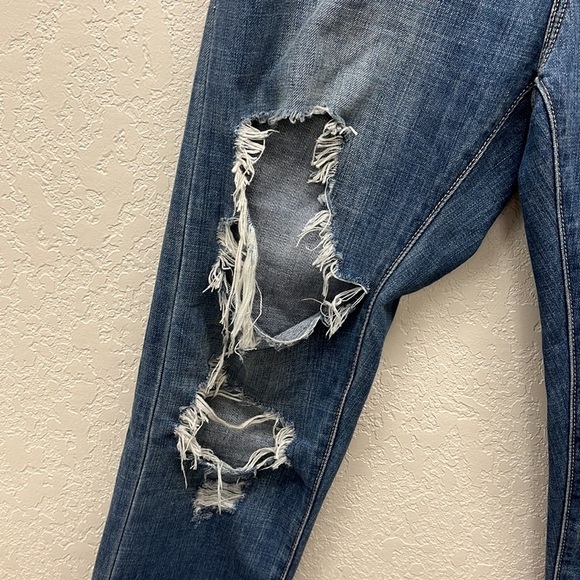 Articles Of Society Distressed Boyfriend Jeans 25 - Picture 4 of 9